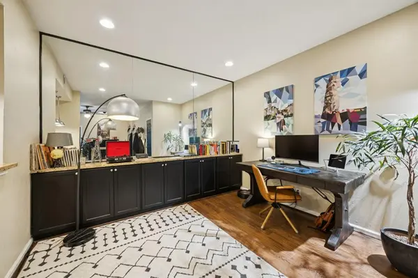 Dallas, TX 75231,8601 Park Lane #726