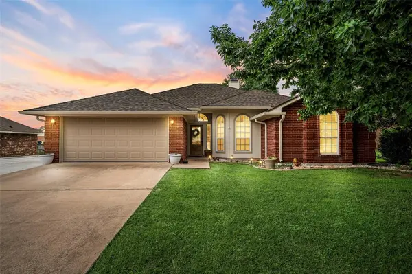 112 Topaz Circle, Hewitt, TX 76643