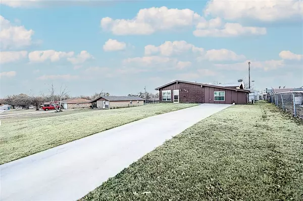 Bowie, TX 76230,702 E Decatur Street