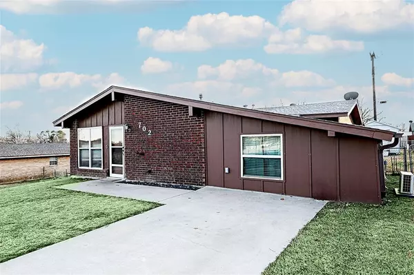 Bowie, TX 76230,702 E Decatur Street