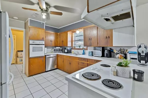 Bowie, TX 76230,1207 Pebble Street