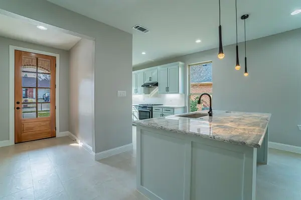 Dallas, TX 75249,8319 Deep Green Drive