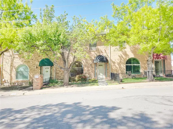 Weatherford, TX 76086,422 W Oak Street