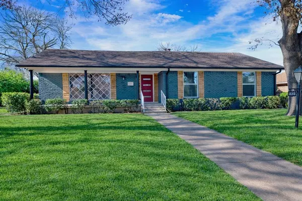 Dallas, TX 75228,5821 Clendenin Avenue