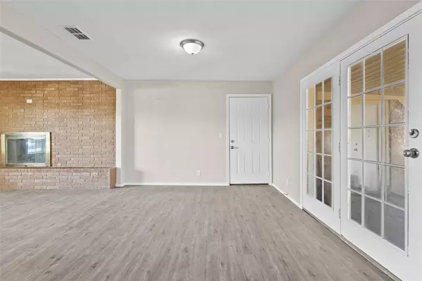 Bowie, TX 76230,109 E Williams Street