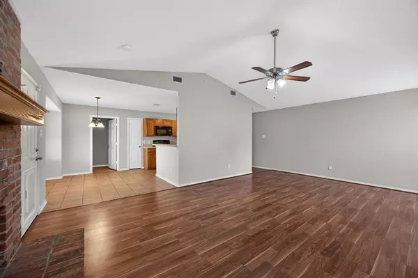 Arlington, TX 76016,2803 Glen Hollow Circle