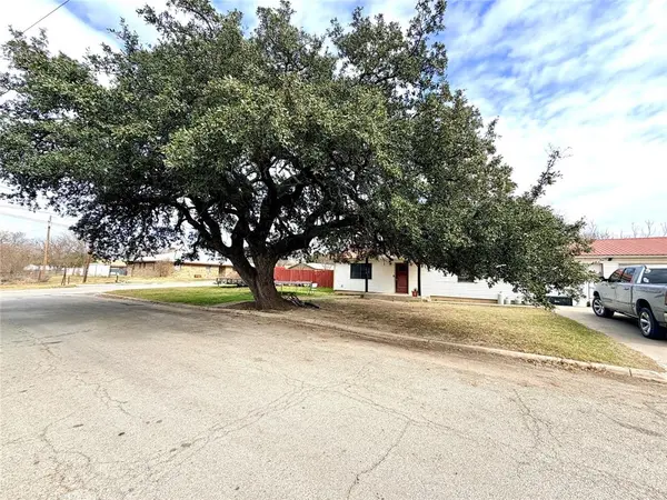 Goldthwaite, TX 76844,1412 Sunset Drive