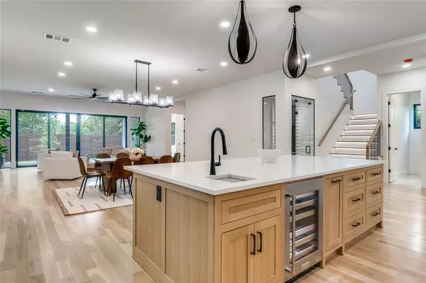 Dallas, TX 75209,8419 Craighill Avenue