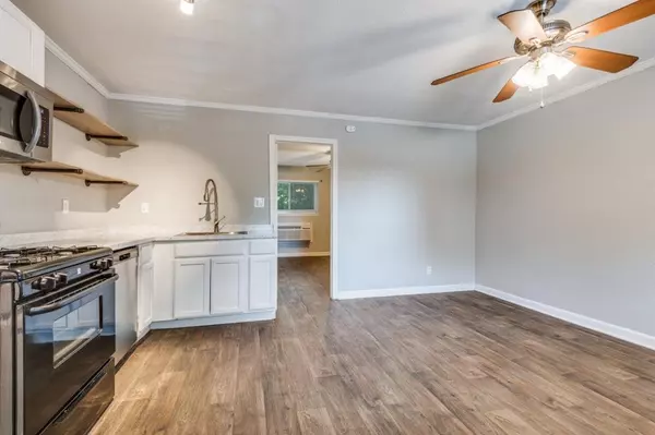 Arlington, TX 76013,1505 W Lovers Lane #3