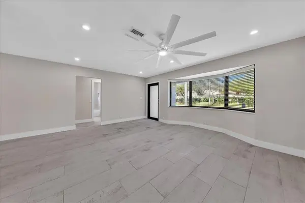 Hollywood, FL 33019,1004 Johnson St