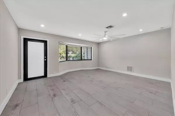 Hollywood, FL 33019,1004 Johnson St