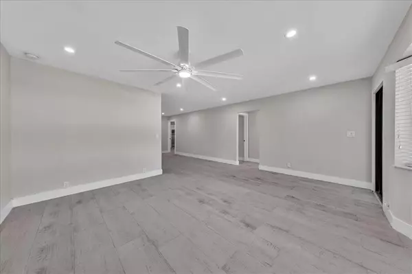 Hollywood, FL 33019,1004 Johnson St