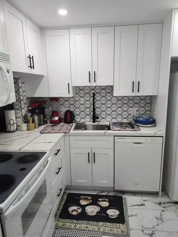 Margate, FL 33063,3140 Holiday Springs Blvd #9-210