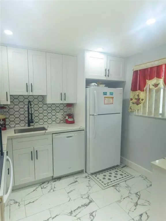 Margate, FL 33063,3140 Holiday Springs Blvd #9-210