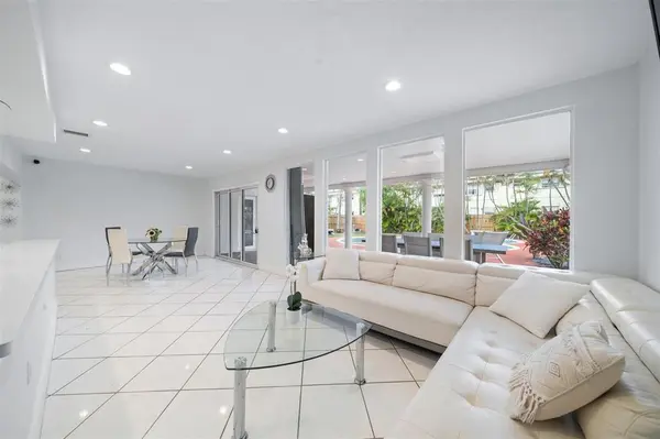 Hollywood, FL 33021,5317 Harrison St