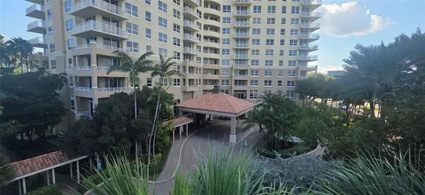 Aventura, FL 33180,19501 W Country Club Dr #2306