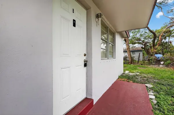 125 NW 12th Ave #B, Dania Beach, FL 33004