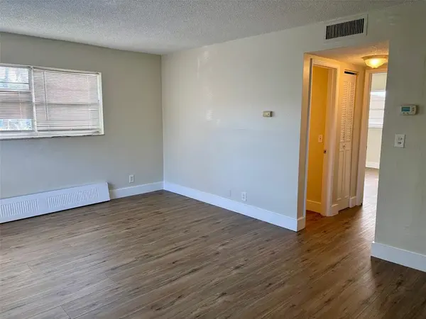 Pompano Beach, FL 33060,241 SE 9th Ave #101