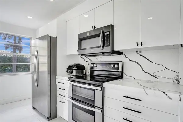 Aventura, FL 33160,2801 NE 183rd St #101W