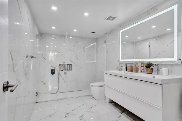 Aventura, FL 33160,2801 NE 183rd St #101W