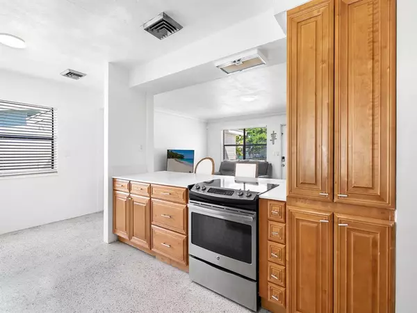 Pompano Beach, FL 33062,413 NE 25th Ave