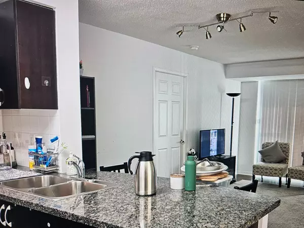 Mississauga, ON L5M 7S2,4900 Glen Erin DR #1205