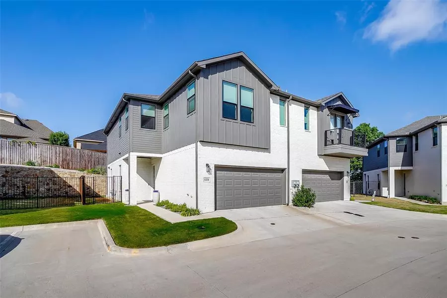 6334 Oakbend Circle, Fort Worth, TX 76132