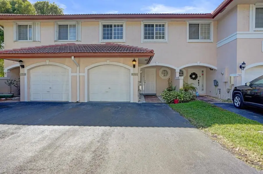 8964 NW 38th Dr #8964, Coral Springs, FL 33065