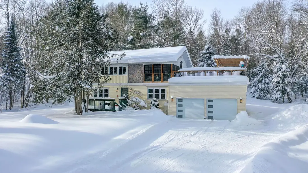 256 Woodland DR, Huntsville, ON P1H 1A6