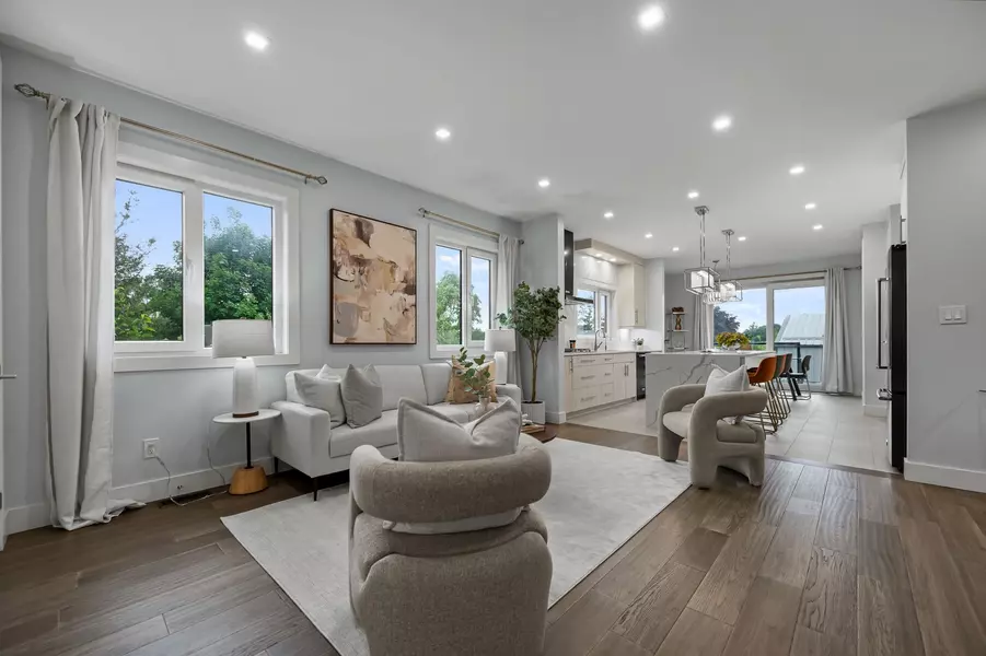 24 Sylvia ST, Kitchener, ON N2K 1E7