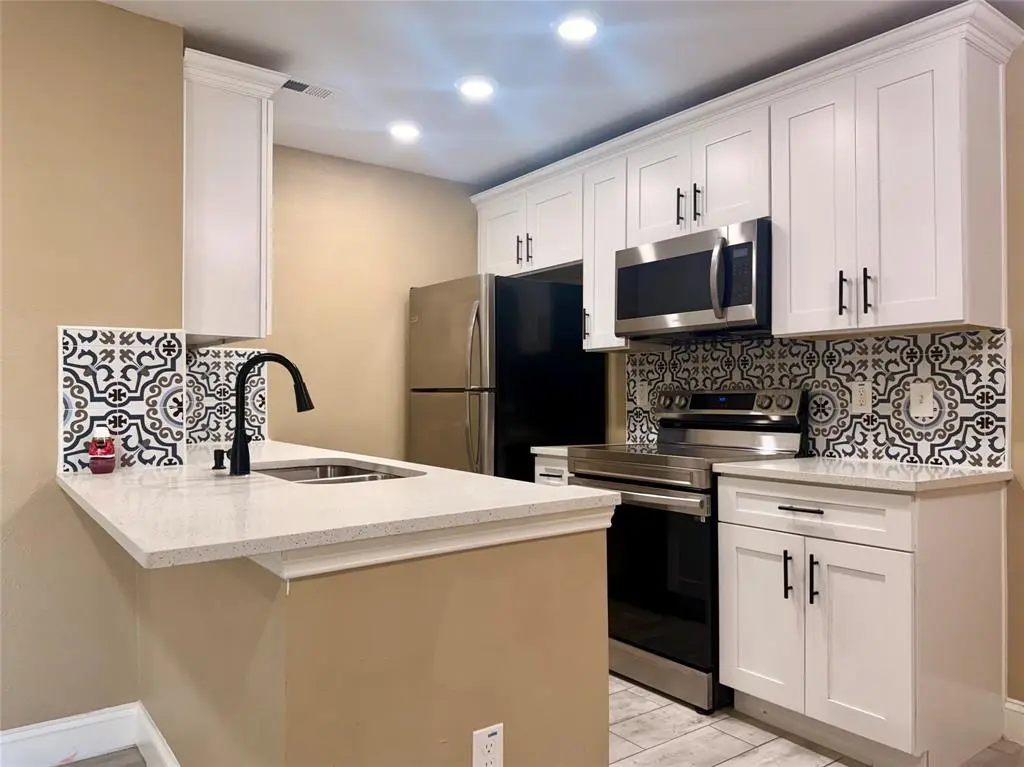 Dallas, TX 75244,12802 Midway Road #2015