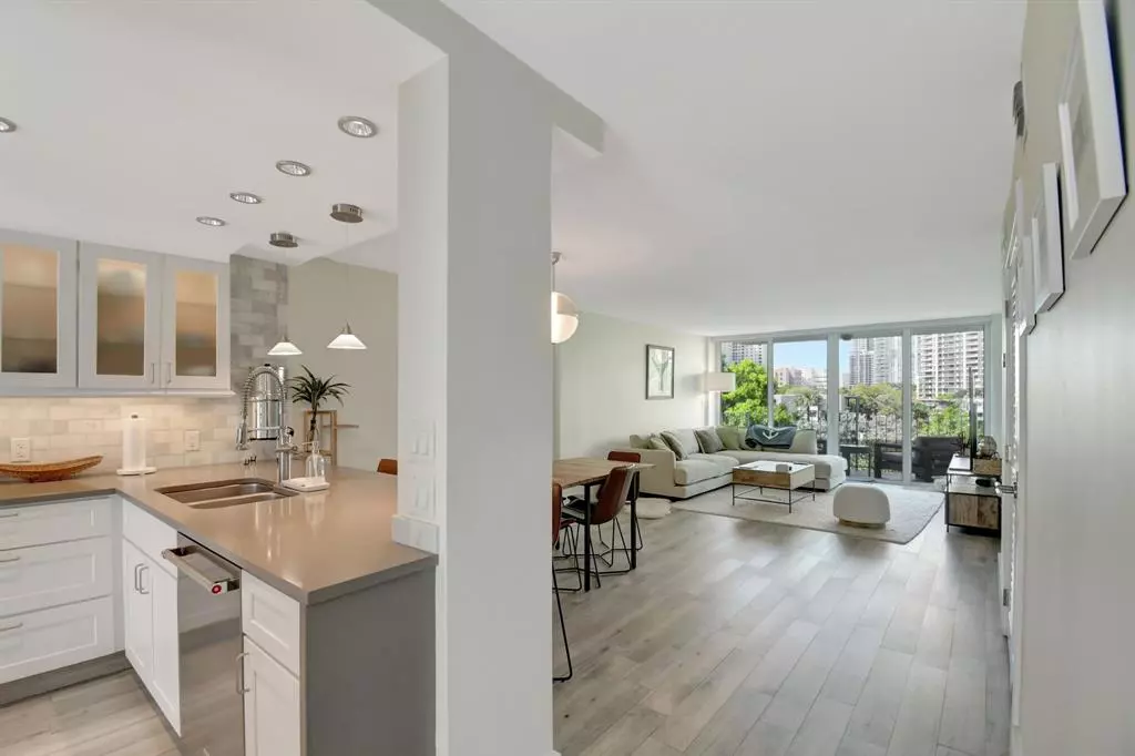 Fort Lauderdale, FL 33301,800 SE 4th St #302