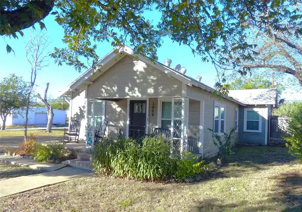 1408 Bridge,  Brady,  TX 76825