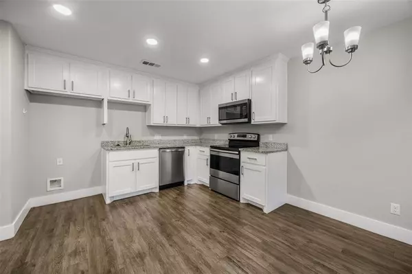 Denison, TX 75020,901 W Collins Street