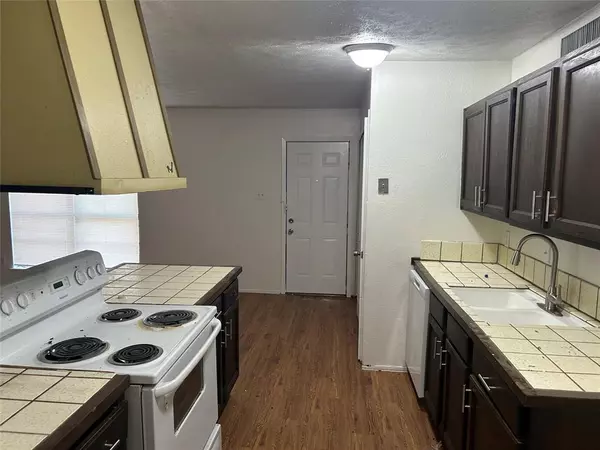 Garland, TX 75040,1826 Legend Drive