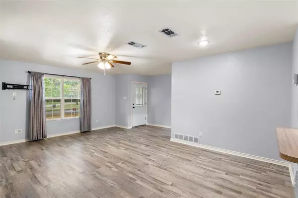 Tool, TX 75143,521 Hilltop Drive