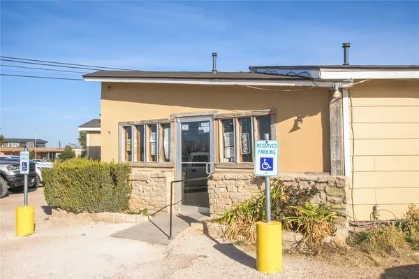 Ballinger, TX 76821,1610 N Broadway Street