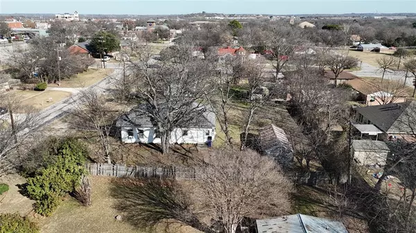 Burleson, TX 76028,213 W Eldred Street #2