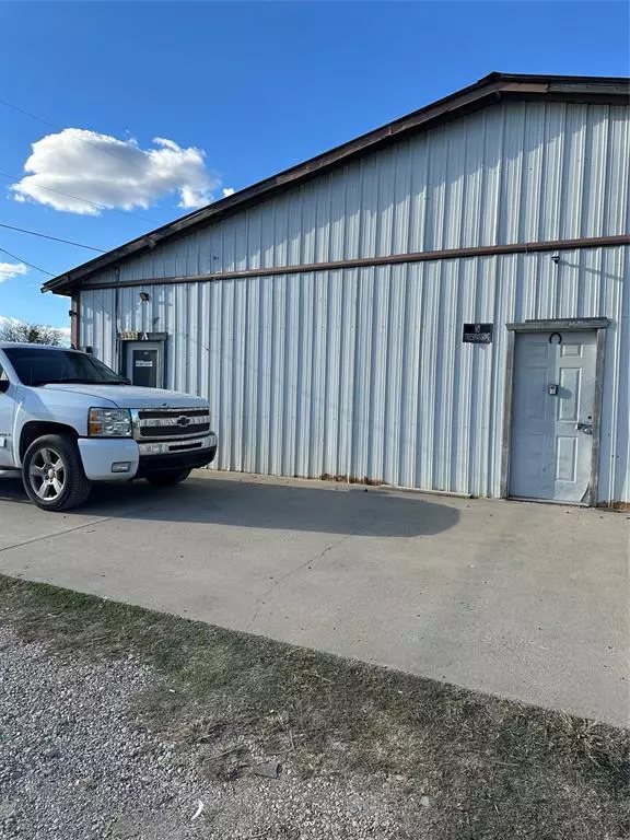 3651 Italy Avenue, Bardwell, TX 75101