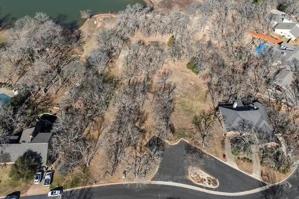 18 Royal Oaks Boulevard, Hickory Creek, TX 75065