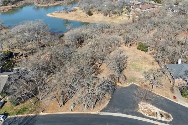 18 Royal Oaks Boulevard, Hickory Creek, TX 75065