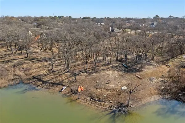 18 Royal Oaks Boulevard, Hickory Creek, TX 75065