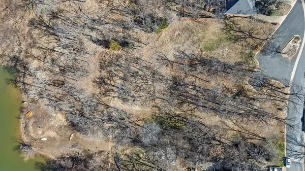 18 Royal Oaks Boulevard, Hickory Creek, TX 75065