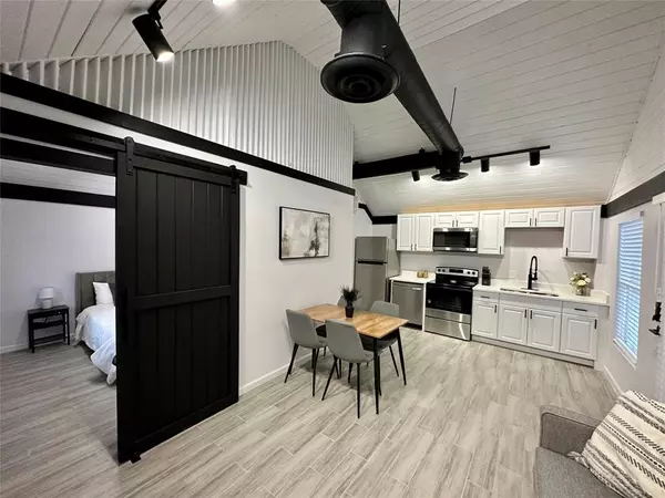 Fort Worth, TX 76110,3345 8TH Avenue ##sideapartment