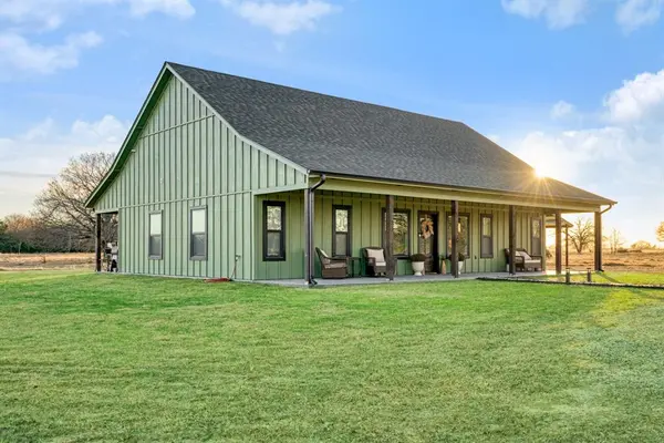 860 County Road 2420, Honey Grove, TX 75446