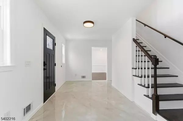 Allamuchy Twp., NJ 07840,6 House Wren