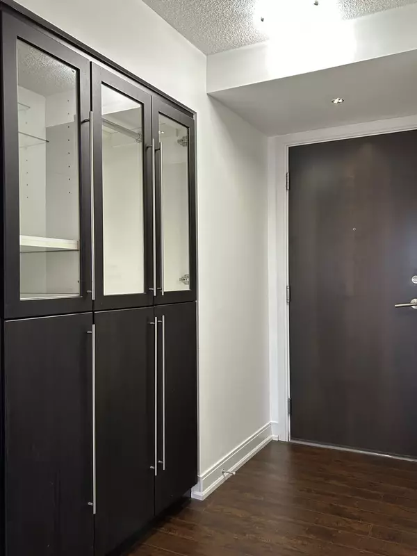 Toronto E07, ON M1S 0G4,125 Village Green SQ #3203