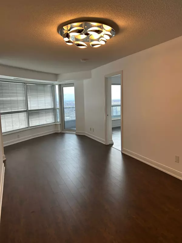 Toronto E07, ON M1S 0G4,125 Village Green SQ #3203