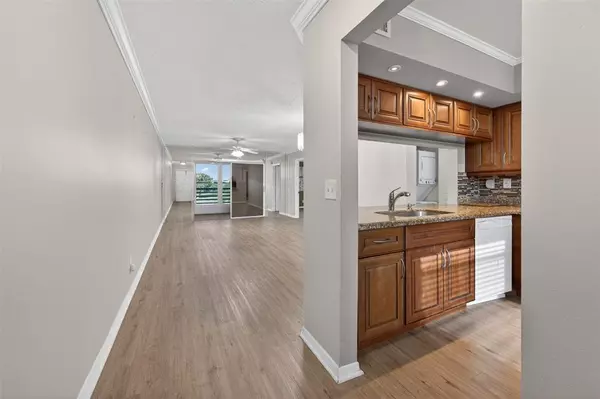 Sunrise, FL 33322,2524 NW 104th Ave #307