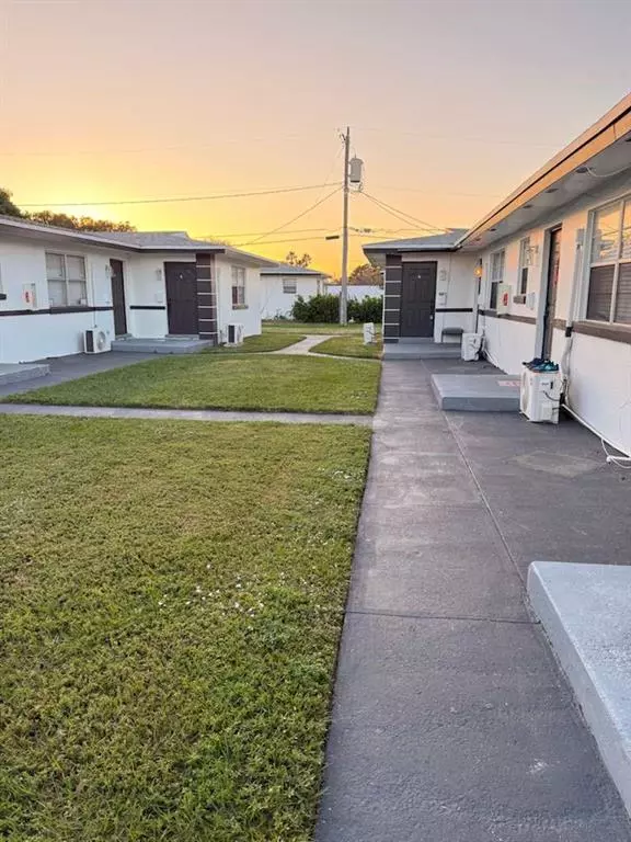 Vero Beach, FL 32960,1875 40th Ave #4